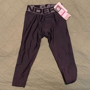 NWT | Under Armour | HeatGear® Armour ¾ Leggings | Boys | XS